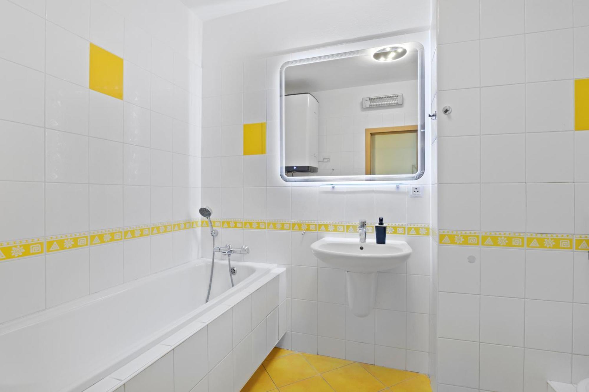 Apartment Puma V Centre Piestan بييشتِني المظهر الخارجي الصورة