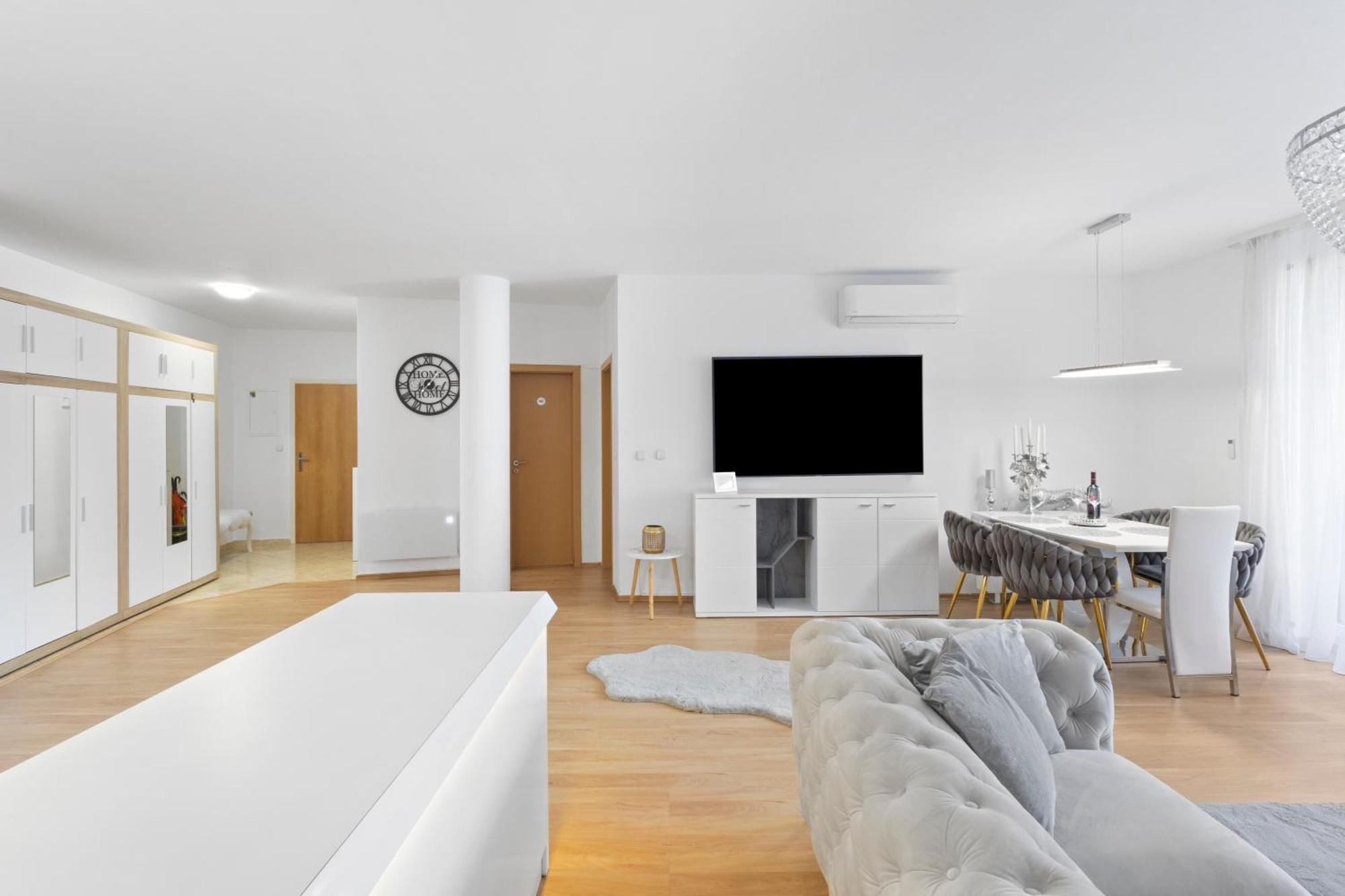 Apartment Puma V Centre Piestan بييشتِني المظهر الخارجي الصورة
